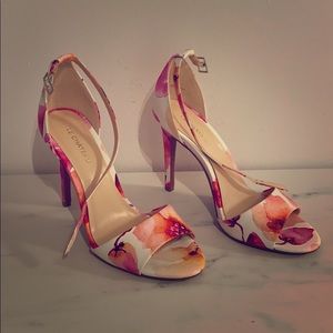 Le Château Floral Heels Size 7